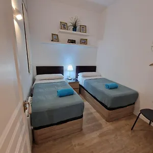 En Roger De Flor Bed & Breakfast